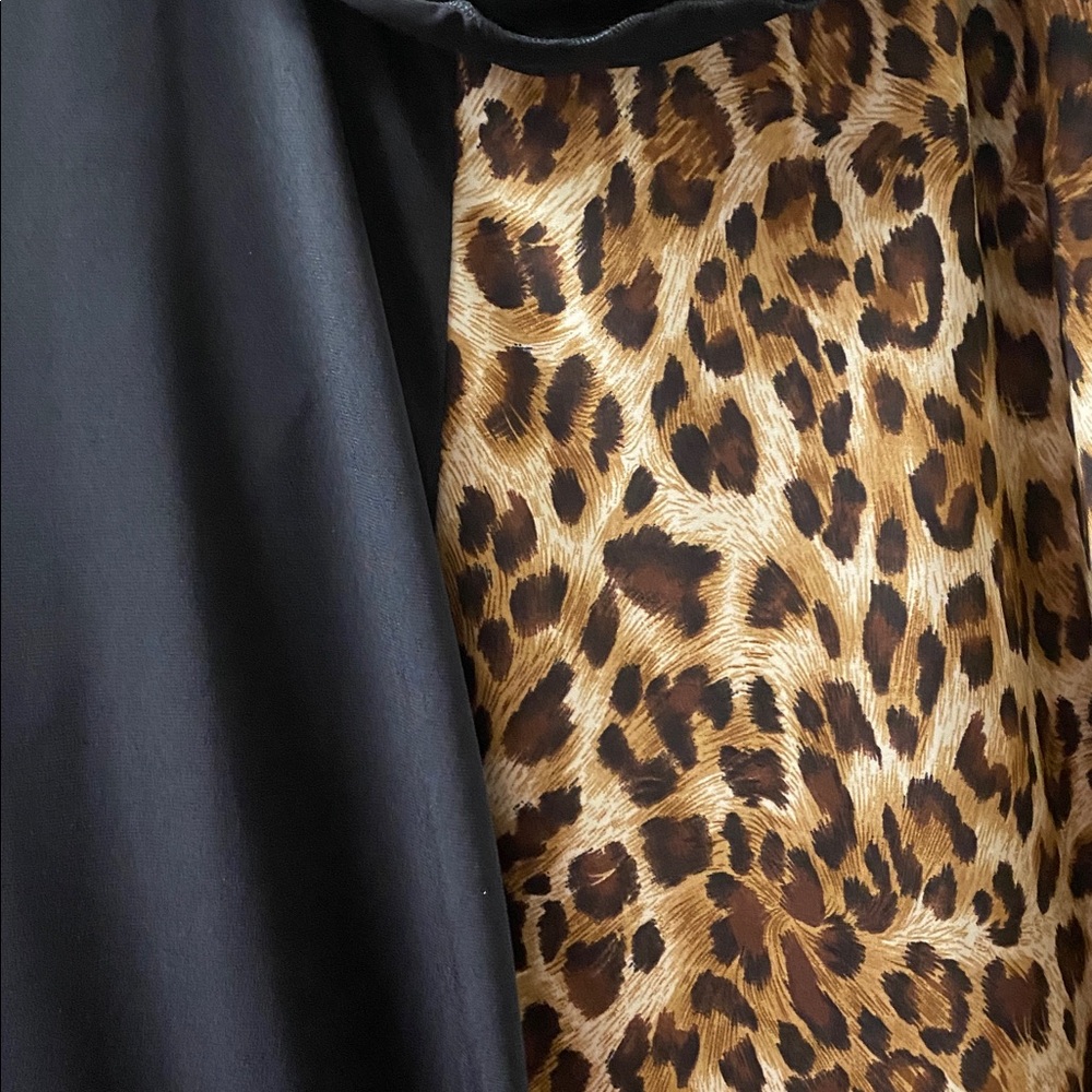 Elegant Black and Leopard Print Dress - Picture 4 of 4